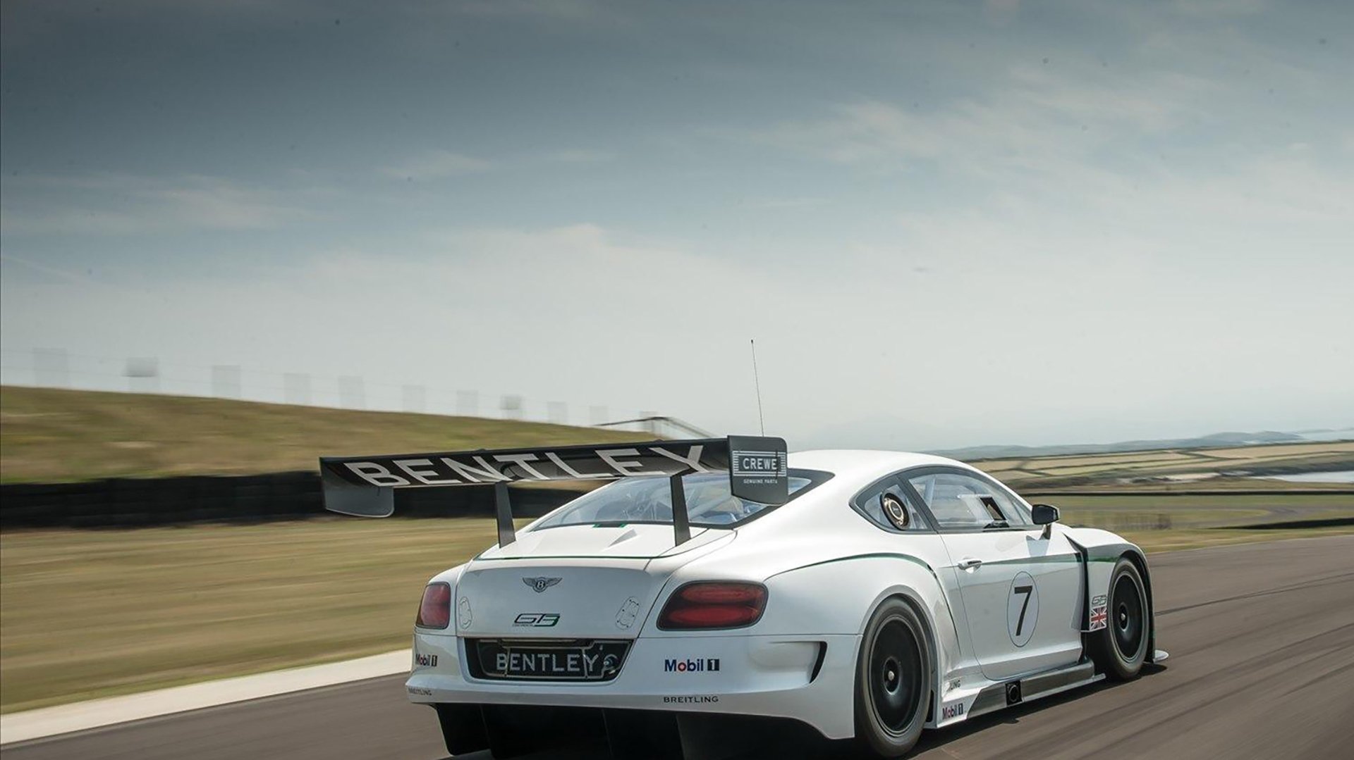 开云平台-“帕布罗·马特拉的防守智慧与出色技术，塑造阿根廷美洲狮队未来”