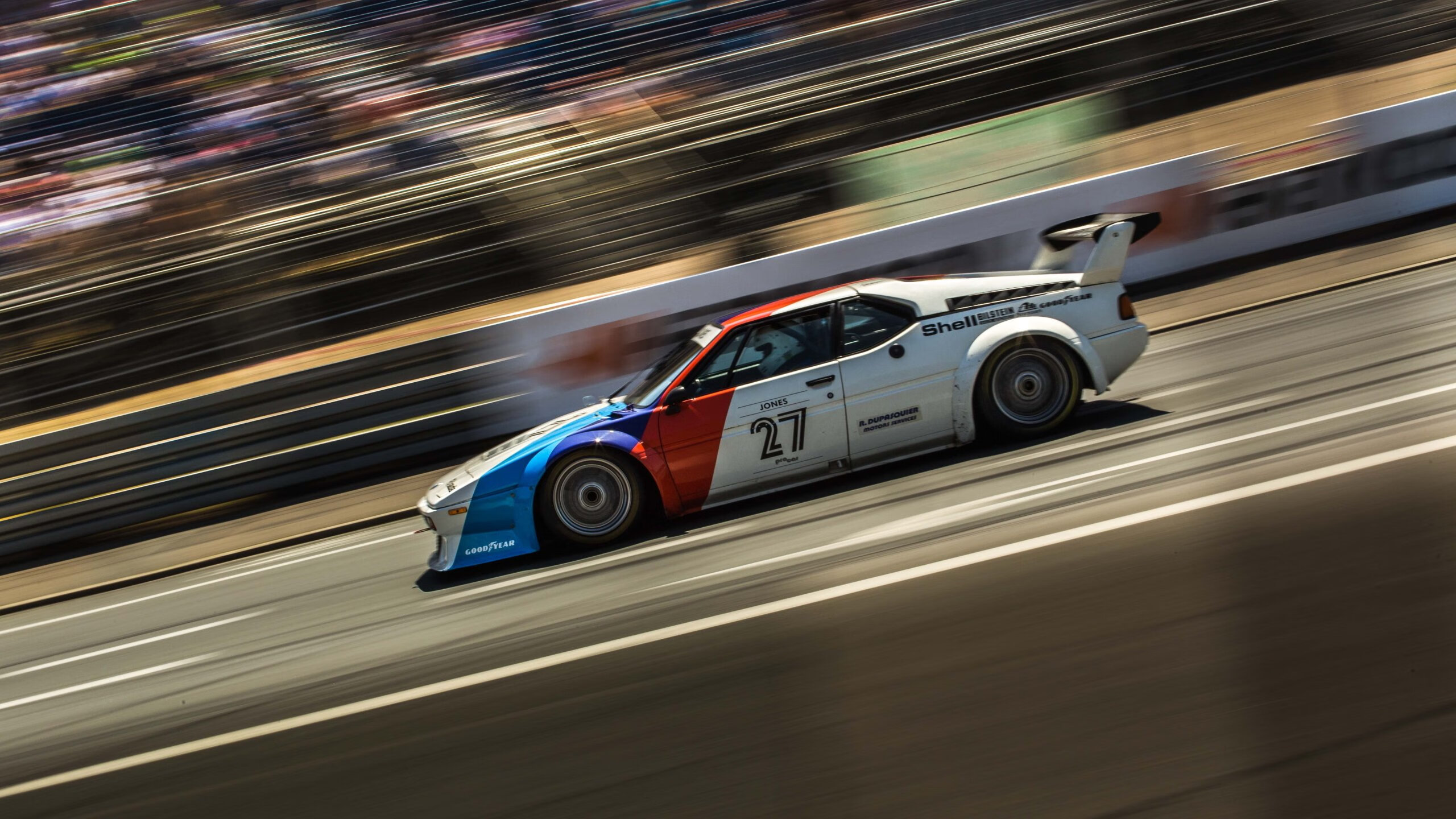 赛后评论区一片叫好球迷肯定球队整体拼搏精神与执行效率，球赛评论员